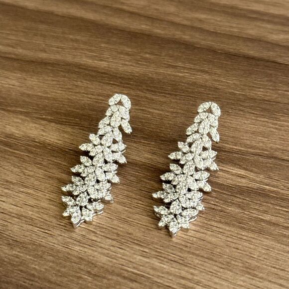 Leaf Drop Earrings Q577 - Picture 3 of 5